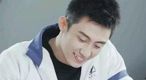 吃瓜娱乐圈男生,娱乐圈男星的甜蜜瓜事